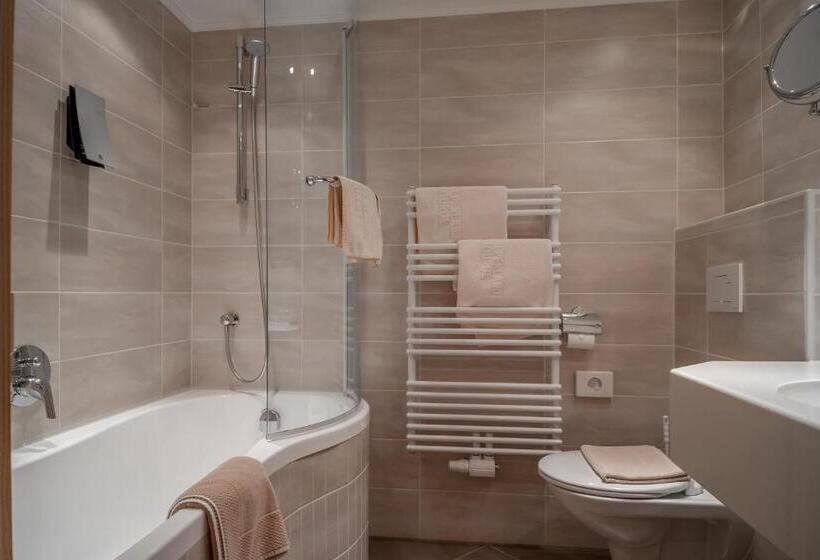 이코노미 룸, Alpenland