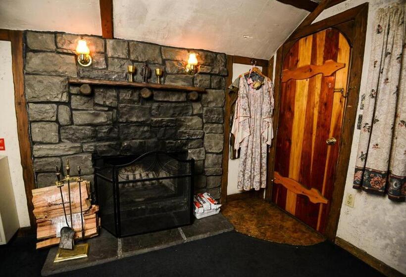 标准间, Castle Wood Theme Cottages  Couples Only