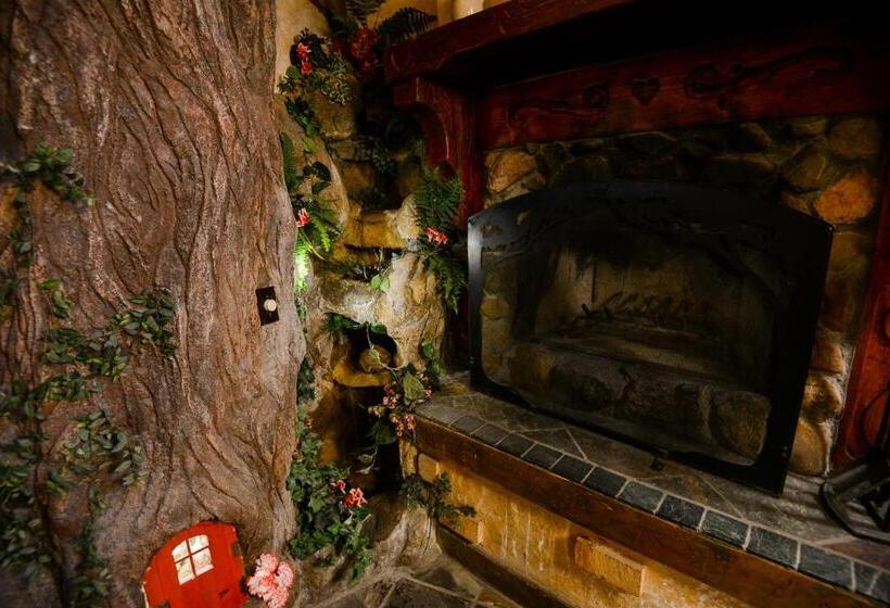 Дом 1 Спальня, Castle Wood Theme Cottages Couples Only