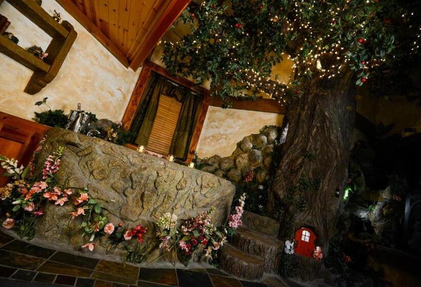 Дом 1 Спальня, Castle Wood Theme Cottages Couples Only