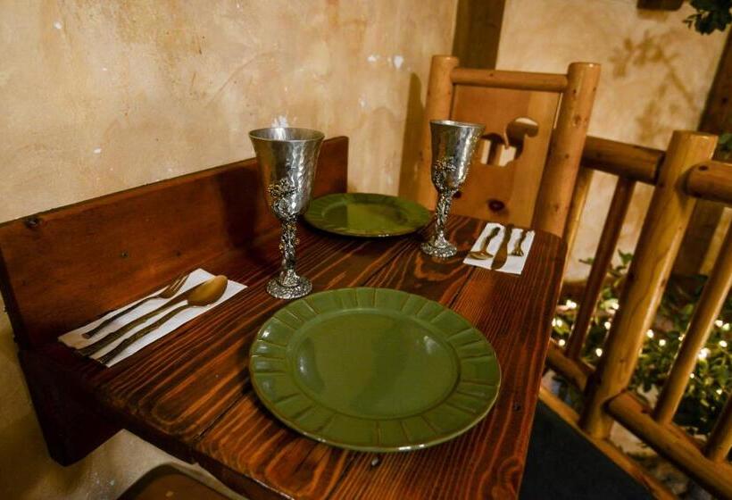 침실 1개 주택, Castle Wood Theme Cottages  Couples Only