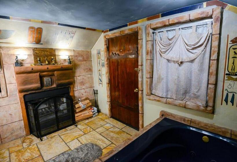 标准间, Castle Wood Theme Cottages  Couples Only