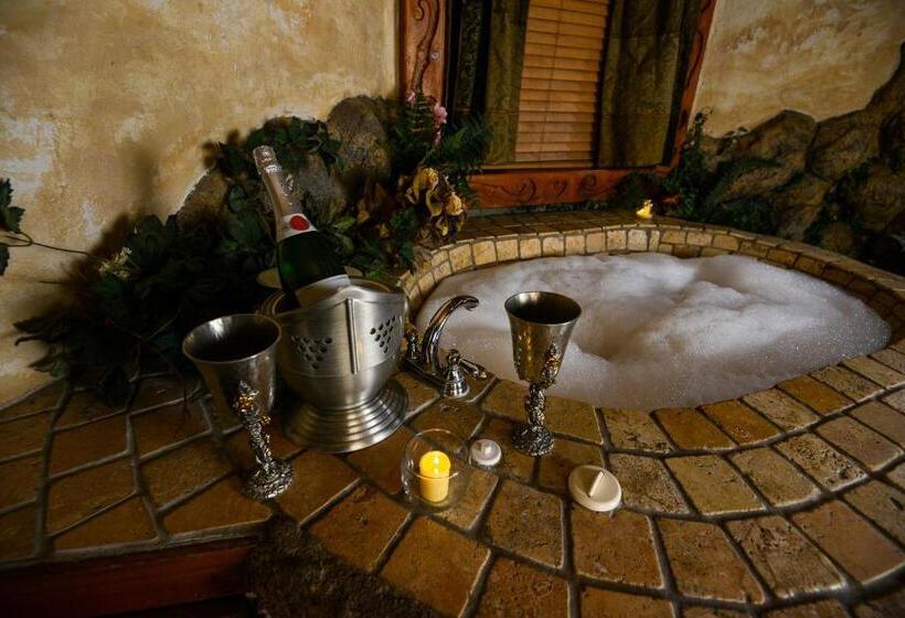 침실 1개 주택, Castle Wood Theme Cottages  Couples Only