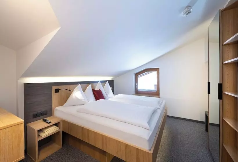 1 Bedroom Deluxe Apartment