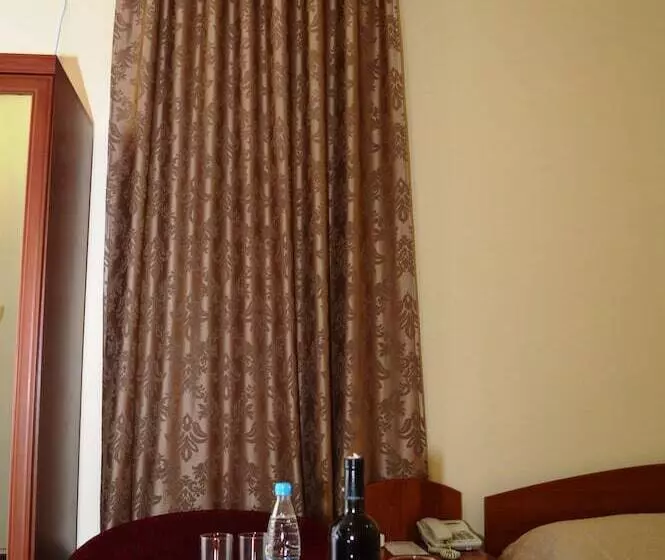 اتاق استاندارد, Areg