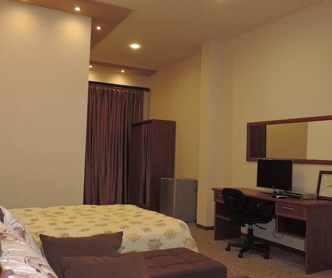 스탠다드 트리플 룸, Areg