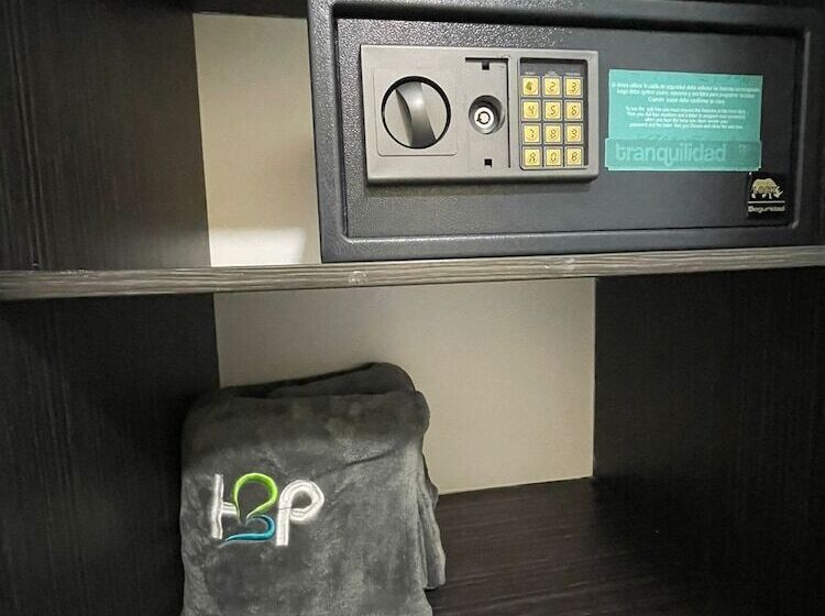 Номер Стандарт, Bolivariana Plaza Medellin