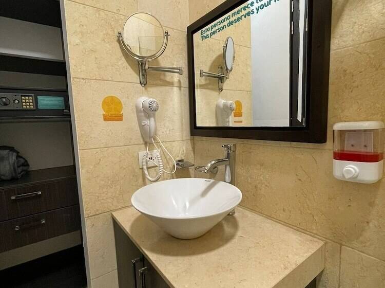 Номер Стандарт, Bolivariana Plaza Medellin