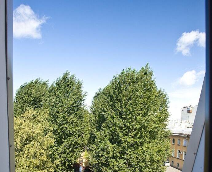 اتاق استاندارد یک نفره, Cameo