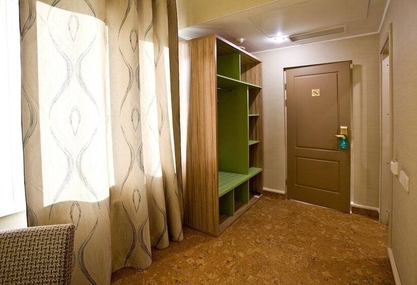 اتاق استاندارد یک نفره, Cameo