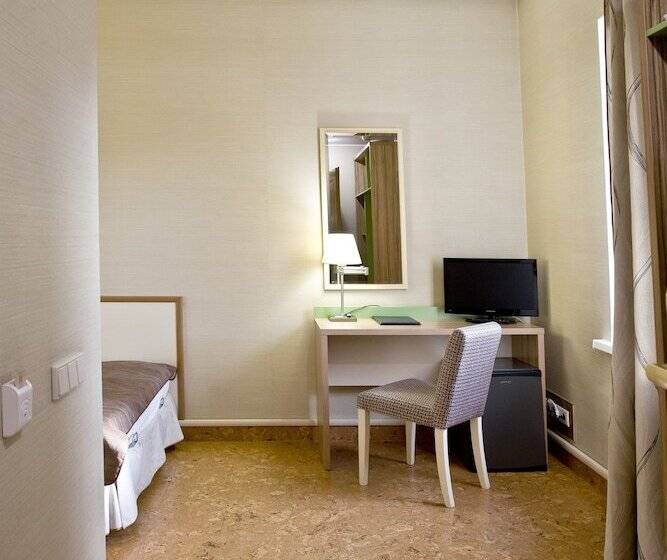 اتاق استاندارد یک نفره, Cameo