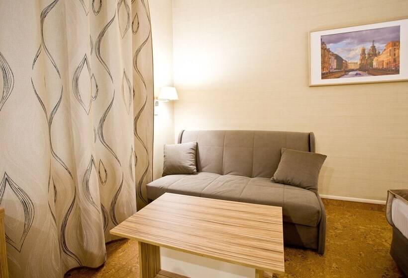 اتاق راحتی, Cameo