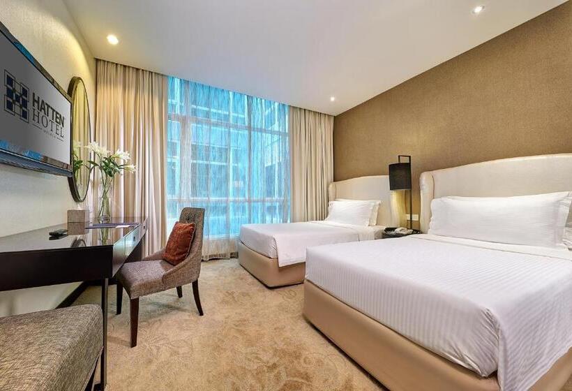 جناح جونيور, Hatten Hotel Melaka