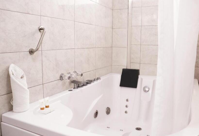 시니어 스위트, Suites Inkari