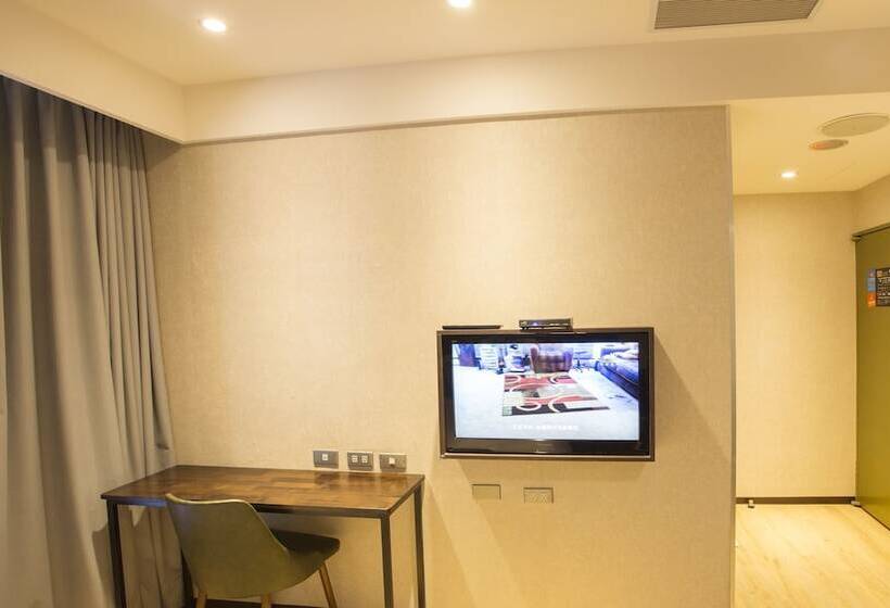 اتاق لوکس, Just Live Inntaipei Station