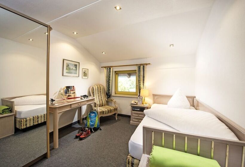 اتاق استاندارد یک نفره, Maximilian