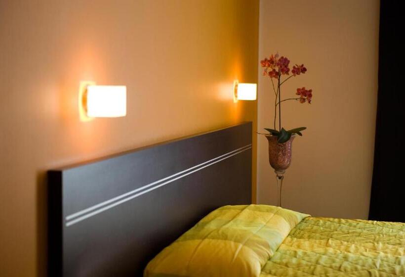 اتاق کلاسیک, Panama Majestic