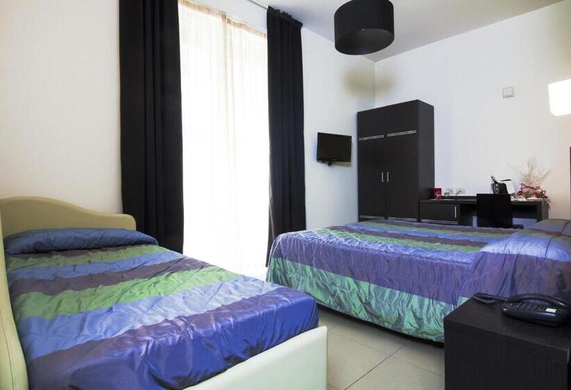 اتاق کلاسیک سه تخته, Panama Majestic