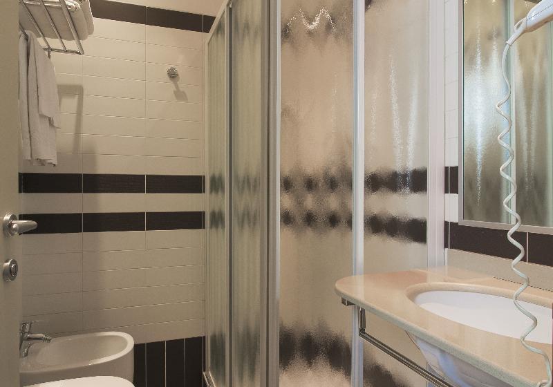 Economy Triple Room, Panama Majestic