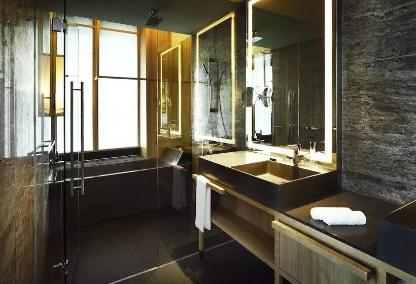 Suite, Parkroyal Collection Pickering, Singapore