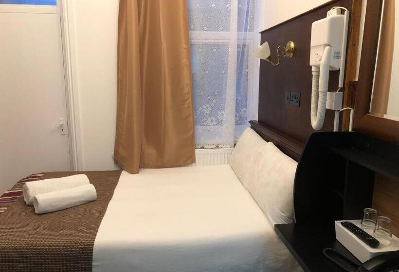 标准间, Plaza London