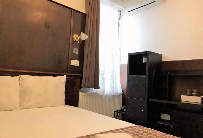 标准三人间, Plaza London