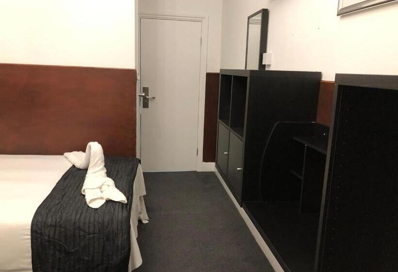 家庭间, Plaza London