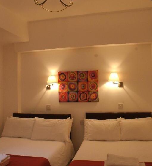 家庭间, Plaza London