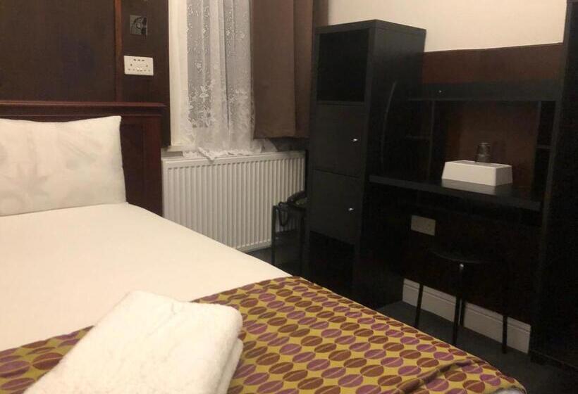 标准间, Plaza London