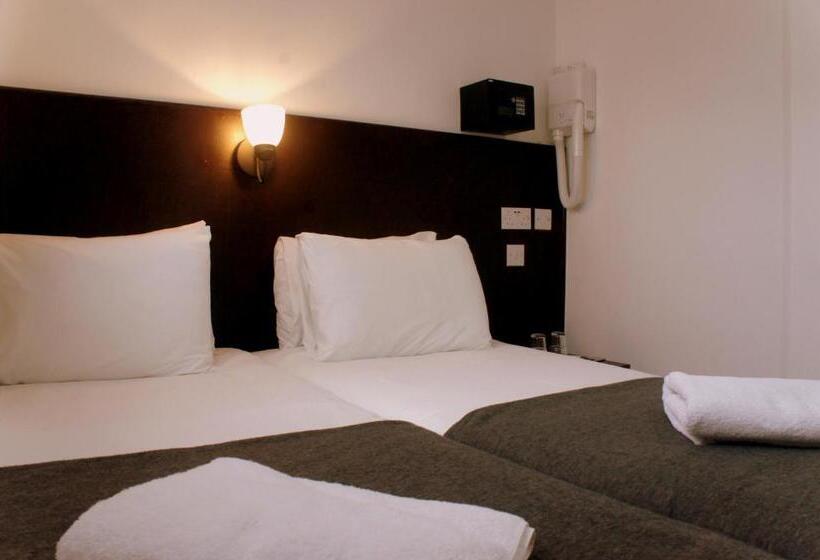 标准间, Plaza London