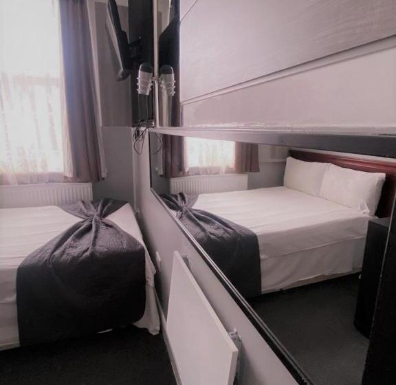 标准间, Plaza London