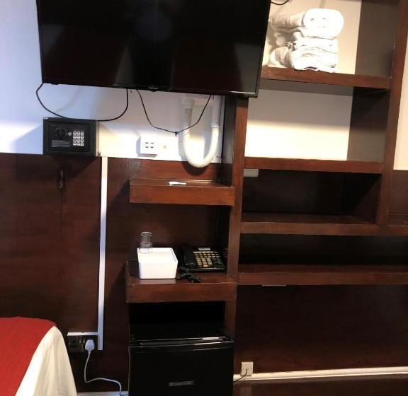 家庭间, Plaza London