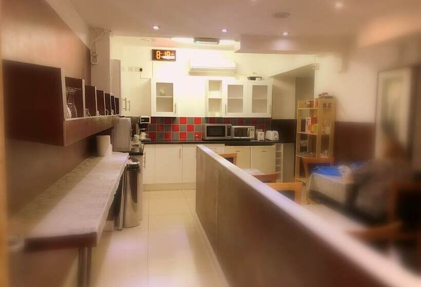 标准间, Plaza London