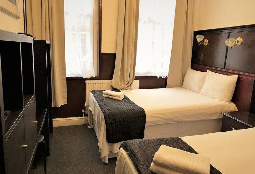 标准三人间, Plaza London