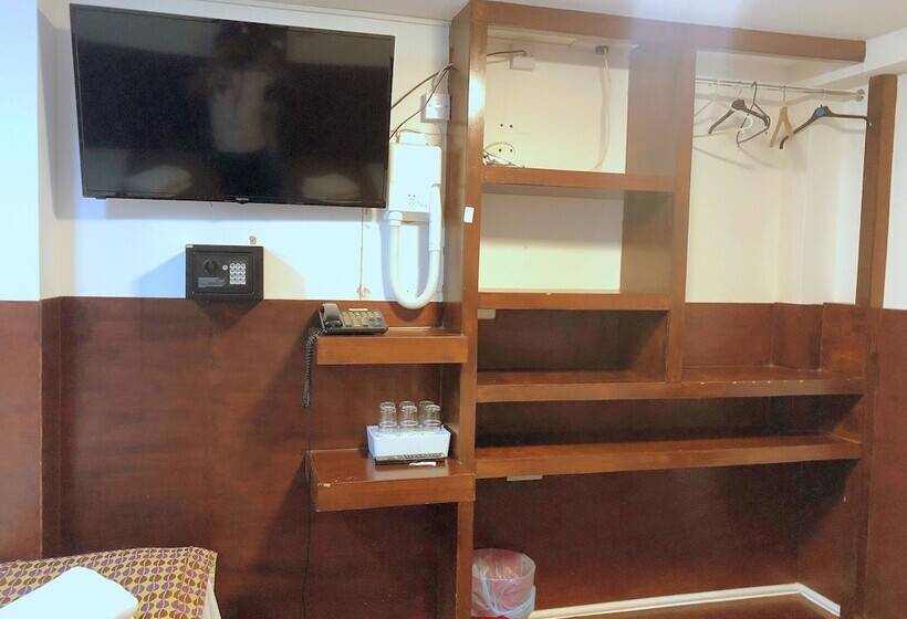 家庭间, Plaza London