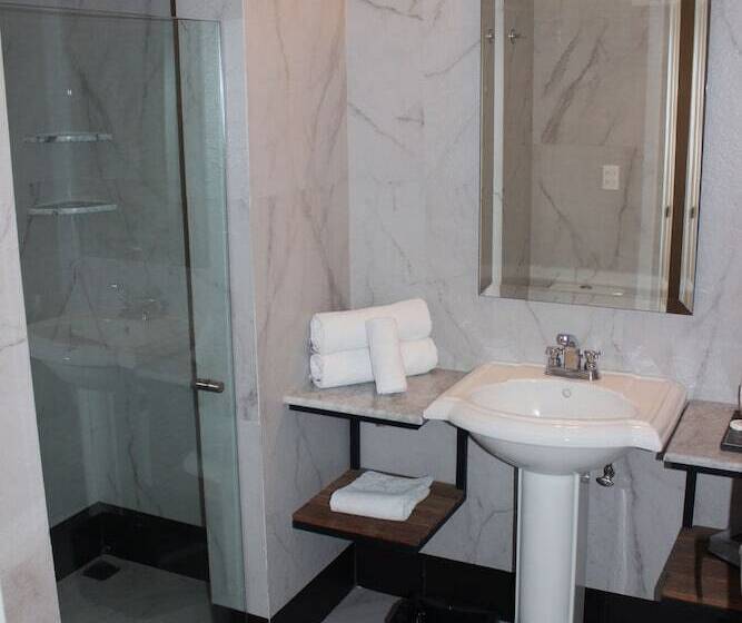 Quarto Estandar, Plaza Revolucion