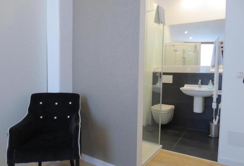 חדר קומפורט יחיד, Rader