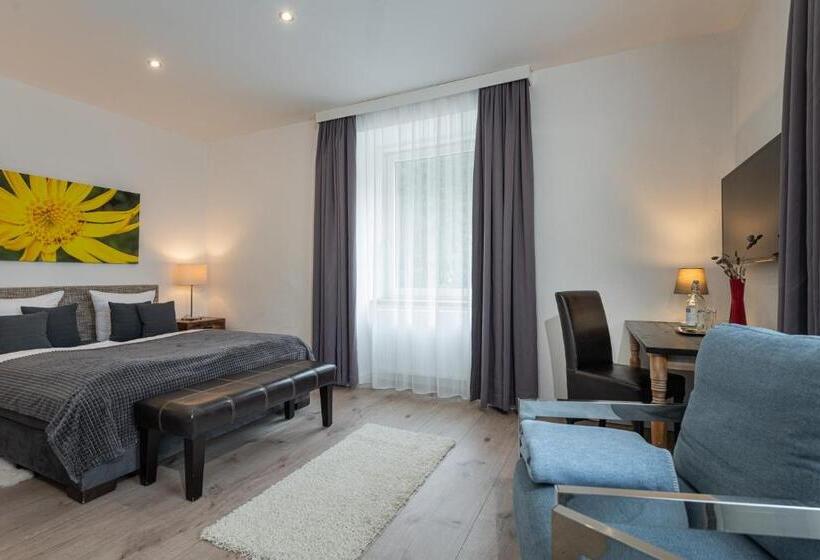 חדר קומפורט, Rader