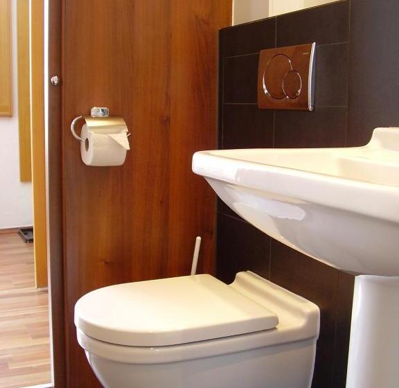 חדר קומפורט, Rader