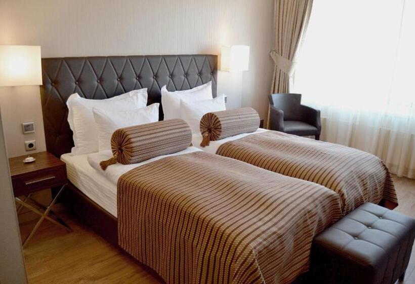 اتاق کلاس بیزنس, Vier Jahreszeiten Berlin City