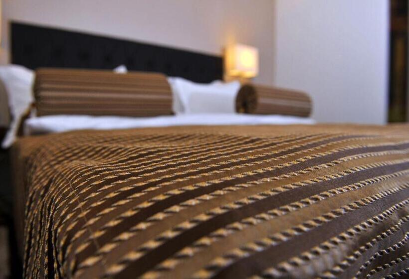 اتاق کلاس بیزنس, Vier Jahreszeiten Berlin City