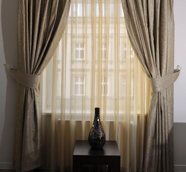 سوییت, Vier Jahreszeiten Berlin City