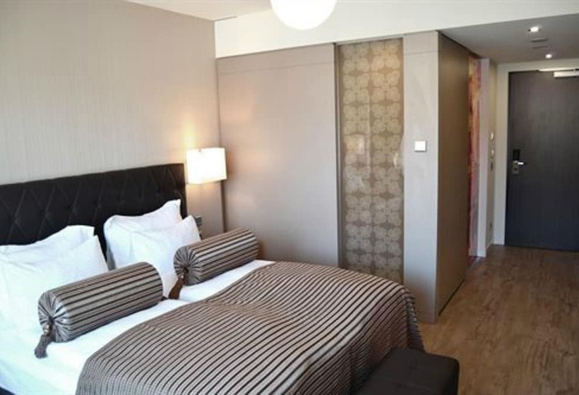 اتاق کلاس بیزنس, Vier Jahreszeiten Berlin City
