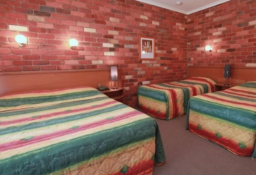 חדר משפחתי, Mansfield Valley Motor Inn