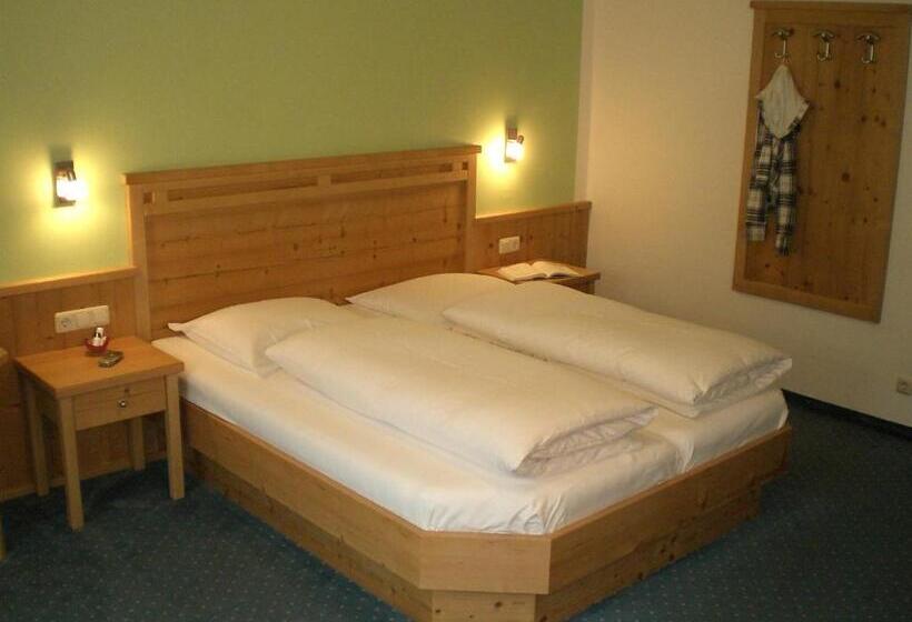 Номер Стандарт Трехместный, Pension Norika