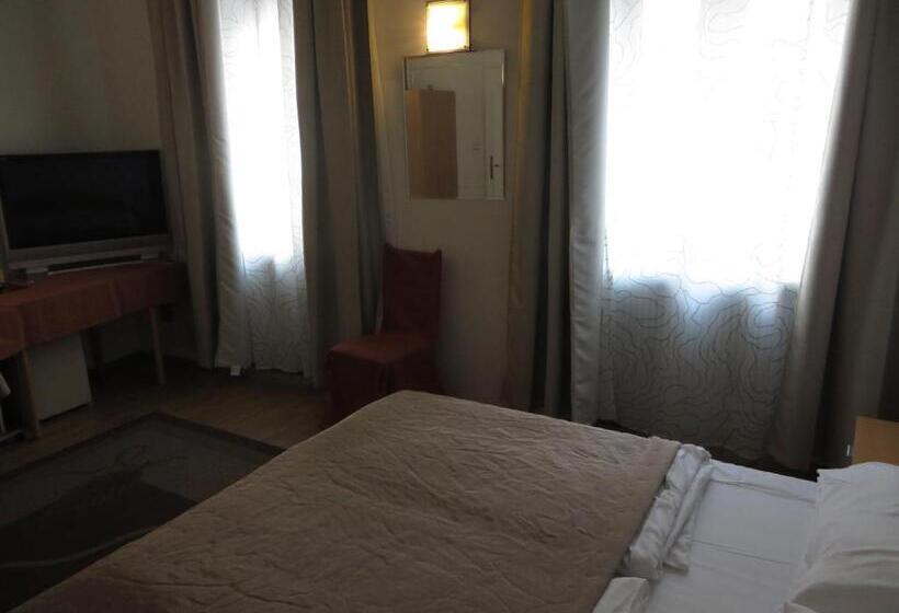 اتاق استاندارد, Stadtpark