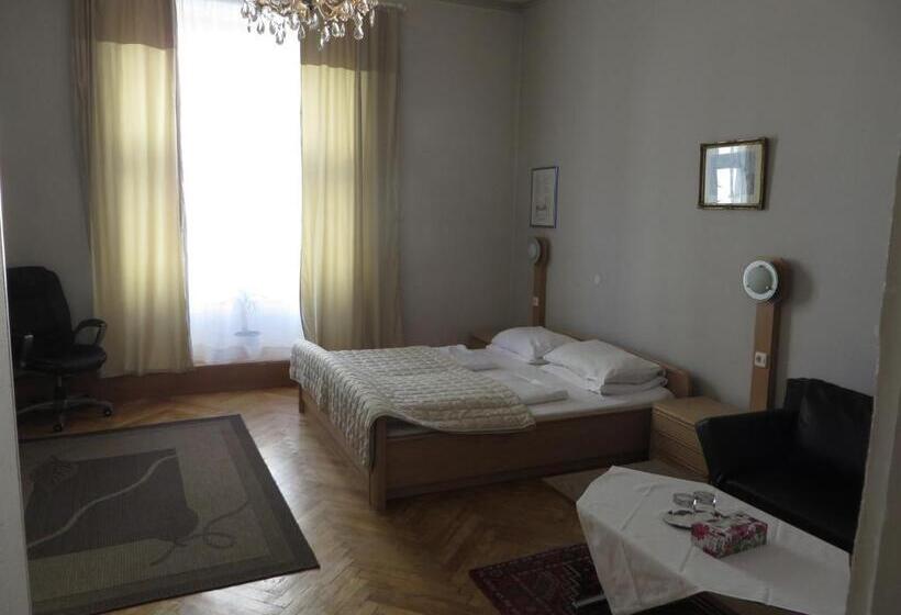 اتاق استاندارد سه نفره, Stadtpark