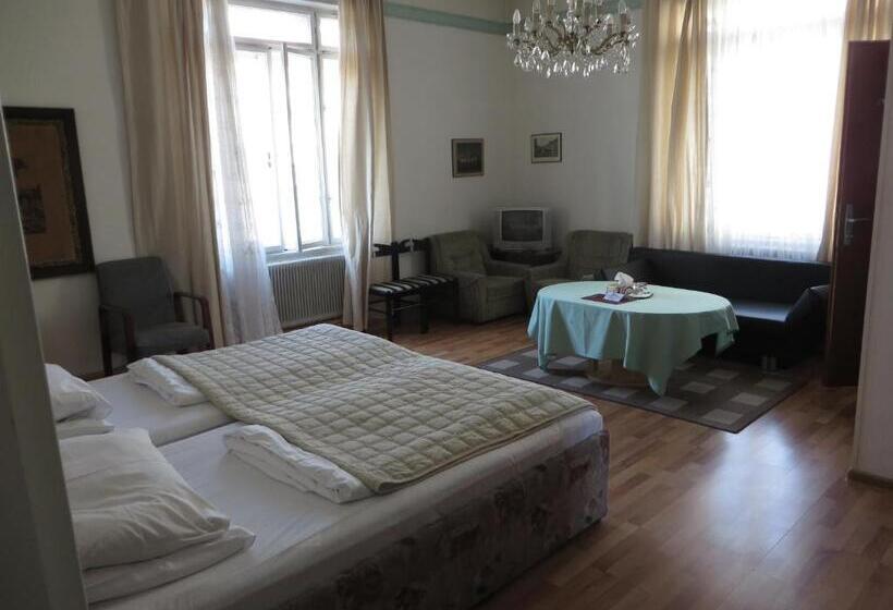 اتاق استاندارد چهار تخته, Stadtpark