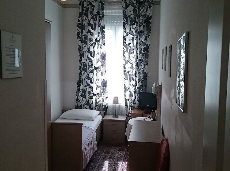 اتاق استاندارد یک نفره, Stadtpark