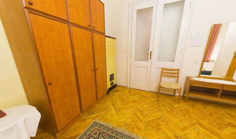 اتاق استاندارد سه نفره, Stadtpark